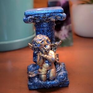 Acrylic blue cherub sphere stand‎